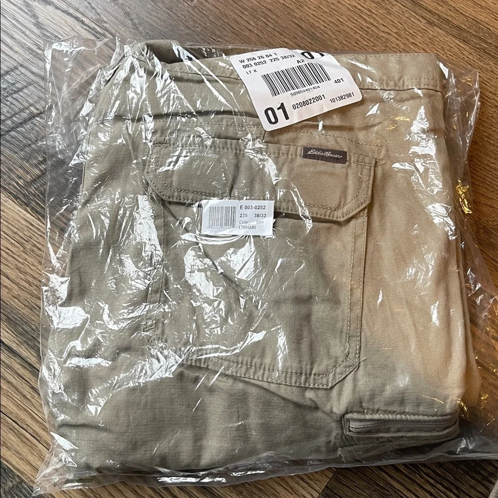 Eddie Bauer Versa Trex Cargo Pants light khaki 38 x 32 - Picture 5 of 5